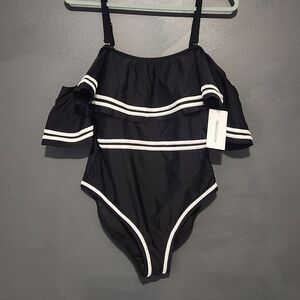 Meet.Curve Meet Curve Women's New NWT Black White XL One Piece Swimsuit
